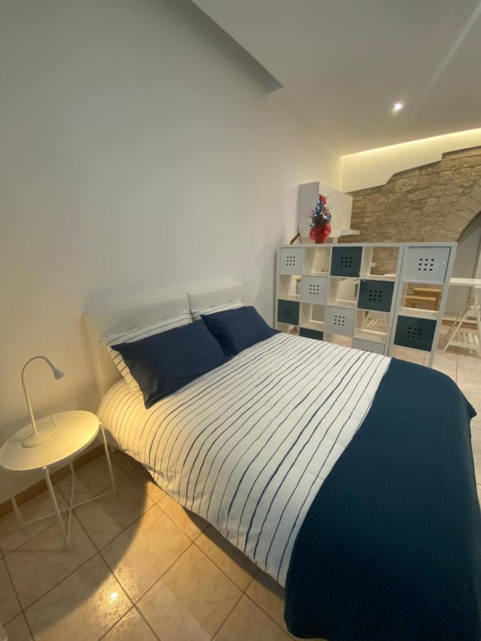 Bed and Breakfast Arco Del Priore Трані Екстер'єр фото