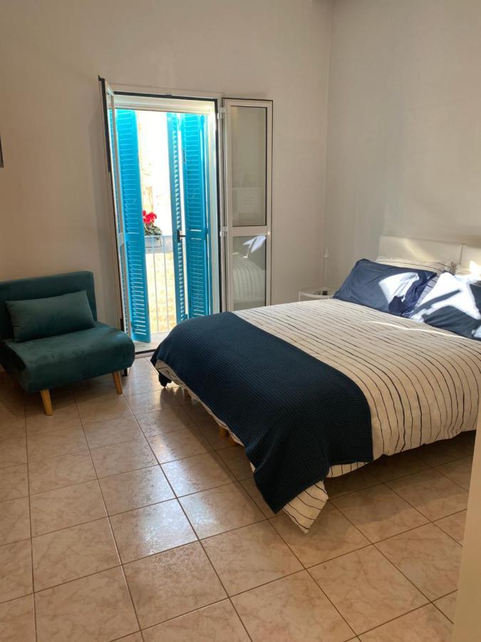Bed and Breakfast Arco Del Priore Трані Екстер'єр фото